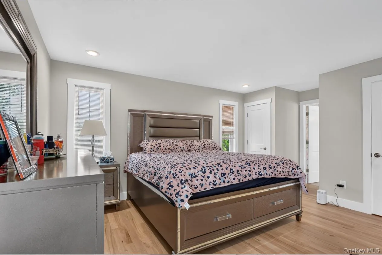 9 Okane Street, Islip, NY, 6 Bedrooms Bedrooms, 11 Rooms Rooms,3 BathroomsBathrooms,Residential,For Rent,Okane,0,1006532 9 Okane Street, Islip, NY, 6 Bedrooms Bedrooms, 11 Rooms Rooms,3 BathroomsBathrooms,Residential,For Rent,Okane,0,1006532