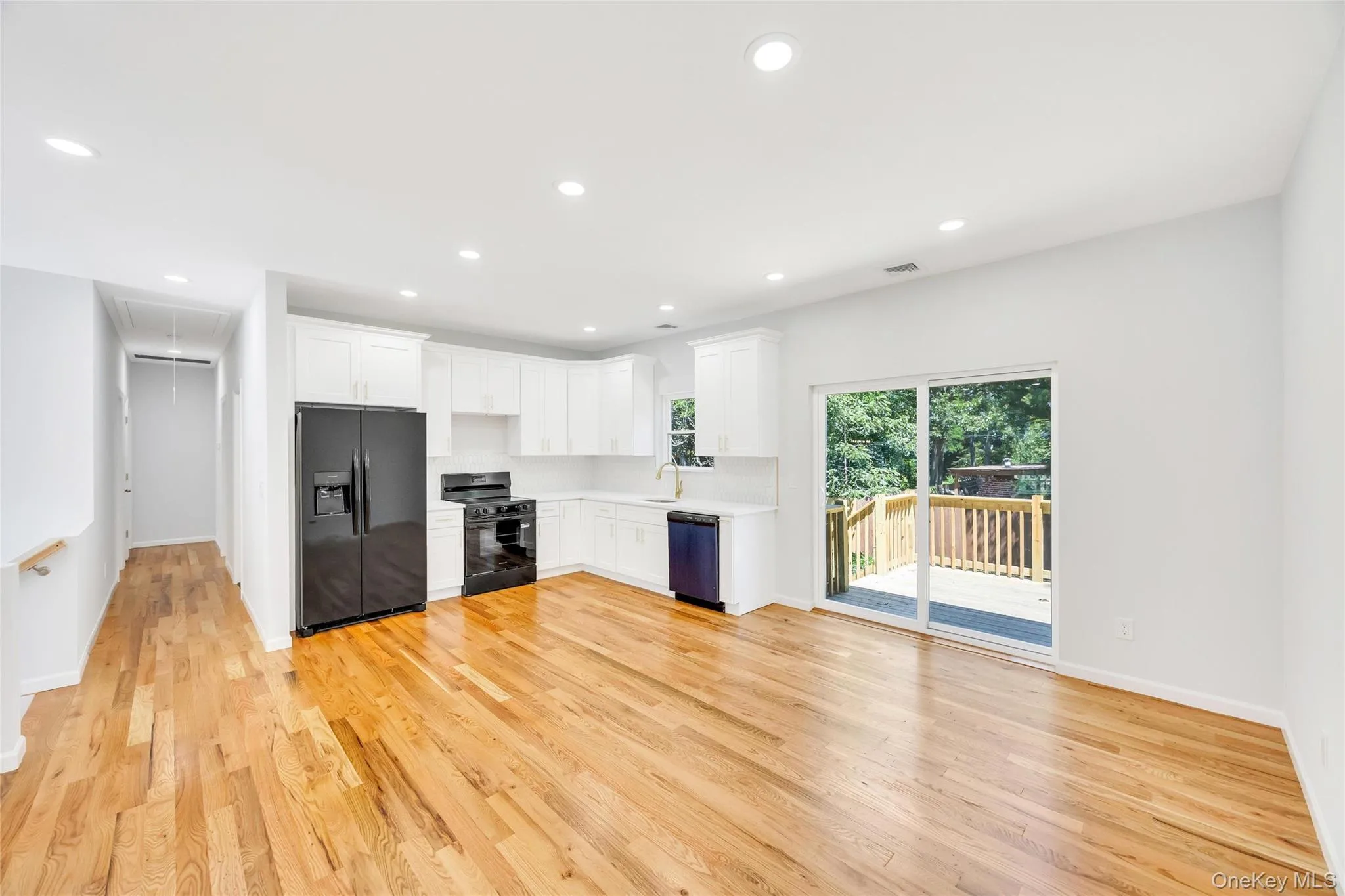 29 Dana Avenue, Brookhaven, NY, 3 Bedrooms Bedrooms, 9 Rooms Rooms,2 BathroomsBathrooms,Residential,For Rent,Dana,0,1006534 29 Dana Avenue, Brookhaven, NY, 3 Bedrooms Bedrooms, 9 Rooms Rooms,2 BathroomsBathrooms,Residential,For Rent,Dana,0,1006534