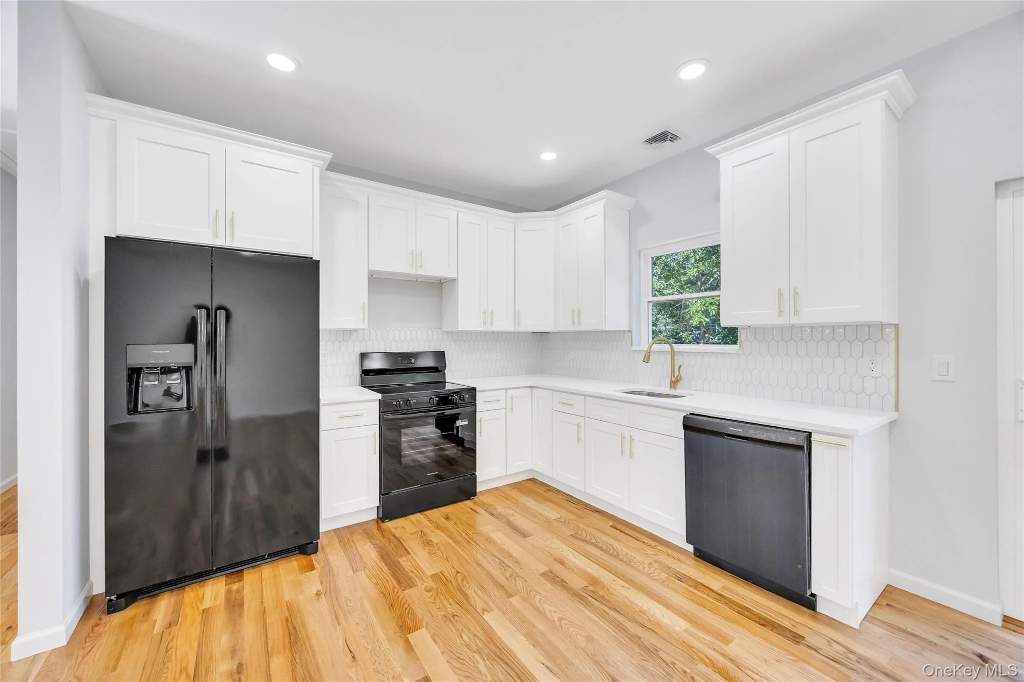 29 Dana Avenue, Brookhaven, NY, 3 Bedrooms Bedrooms, 9 Rooms Rooms,2 BathroomsBathrooms,Residential,For Rent,Dana,0,1006534 29 Dana Avenue, Brookhaven, NY, 3 Bedrooms Bedrooms, 9 Rooms Rooms,2 BathroomsBathrooms,Residential,For Rent,Dana,0,1006534
