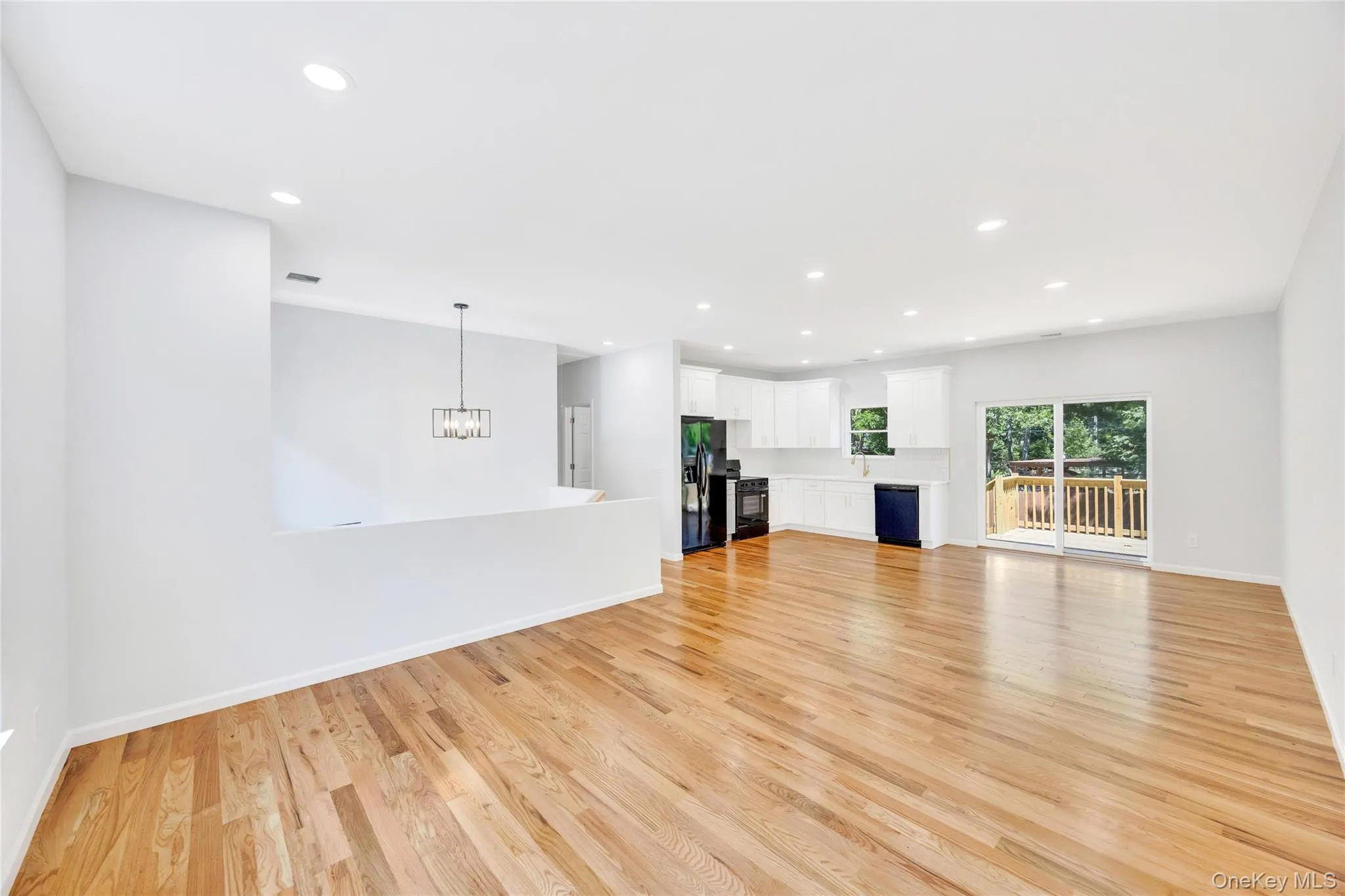 29 Dana Avenue, Brookhaven, NY, 3 Bedrooms Bedrooms, 9 Rooms Rooms,2 BathroomsBathrooms,Residential,For Rent,Dana,0,1006534 29 Dana Avenue, Brookhaven, NY, 3 Bedrooms Bedrooms, 9 Rooms Rooms,2 BathroomsBathrooms,Residential,For Rent,Dana,0,1006534