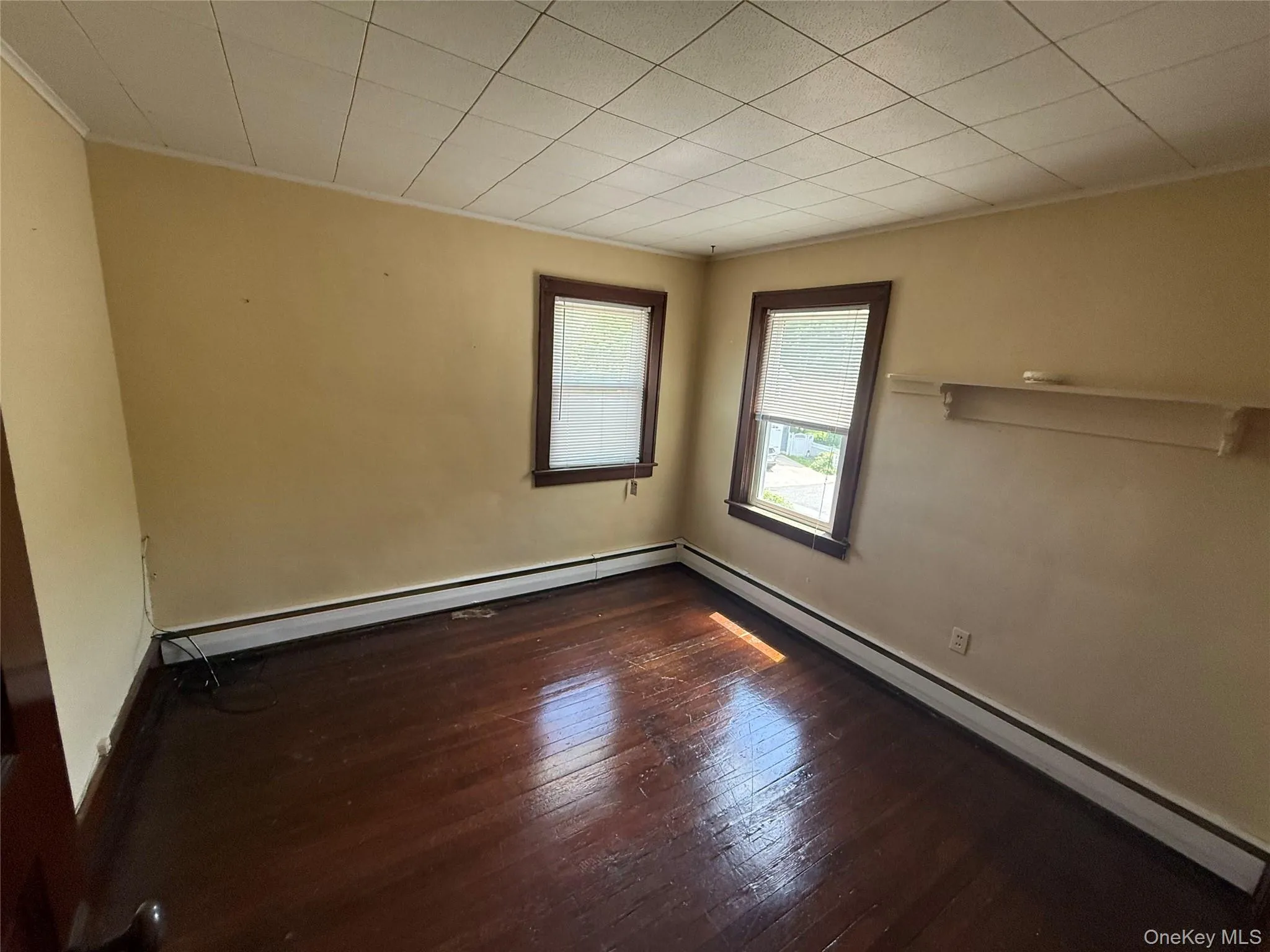 Additional bedroom suitable for family, guests, or home office use. Additional bedroom suitable for family, guests, or home office use.