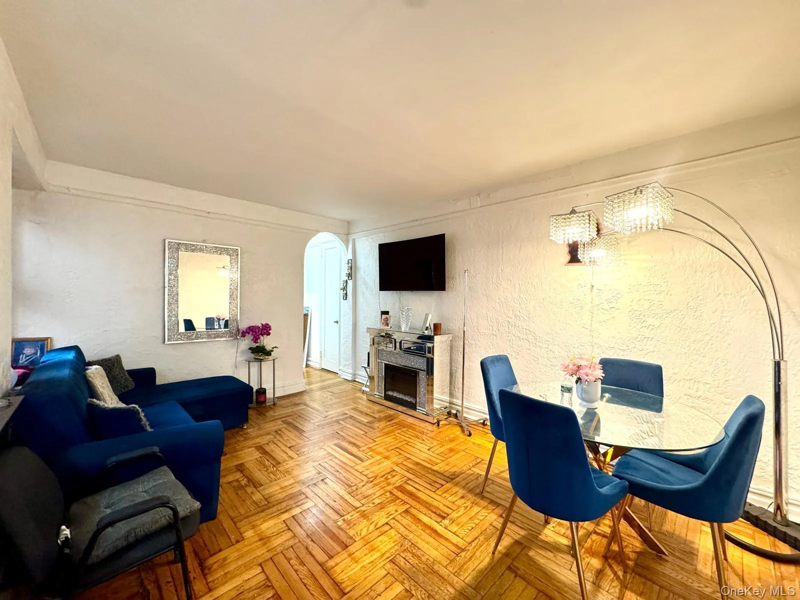 37-21 80th Street, New York, NY, 1 Bedroom Bedrooms, 3 Rooms Rooms,1 BathroomBathrooms,Residential,For Rent,80th,0,1006539 37-21 80th Street, New York, NY, 1 Bedroom Bedrooms, 3 Rooms Rooms,1 BathroomBathrooms,Residential,For Rent,80th,0,1006539