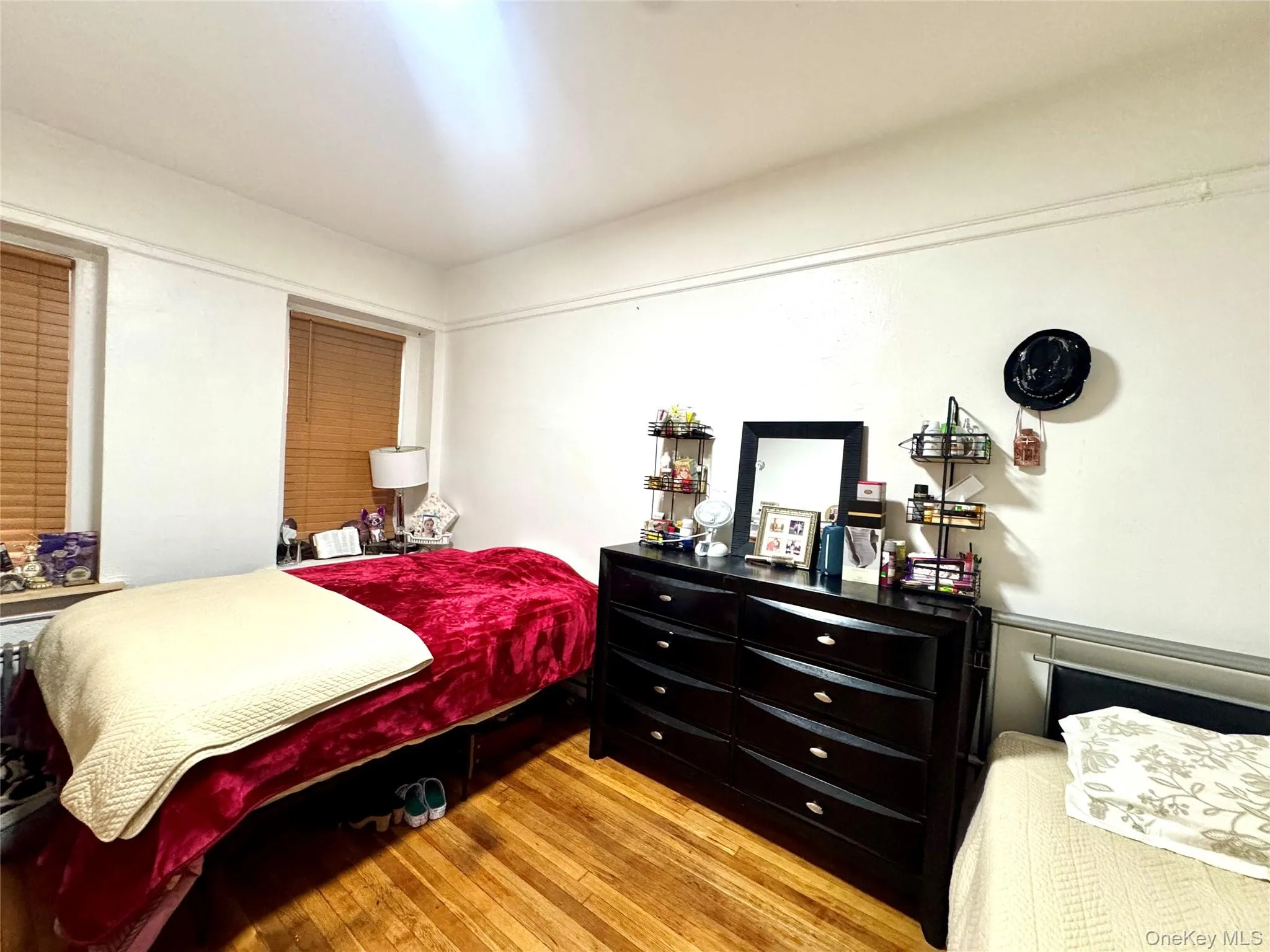 37-21 80th Street, New York, NY, 1 Bedroom Bedrooms, 3 Rooms Rooms,1 BathroomBathrooms,Residential,For Rent,80th,0,1006539 37-21 80th Street, New York, NY, 1 Bedroom Bedrooms, 3 Rooms Rooms,1 BathroomBathrooms,Residential,For Rent,80th,0,1006539
