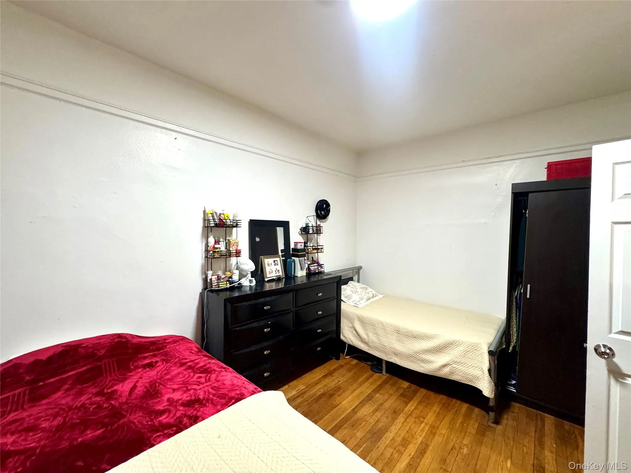 37-21 80th Street, New York, NY, 1 Bedroom Bedrooms, 3 Rooms Rooms,1 BathroomBathrooms,Residential,For Rent,80th,0,1006539 37-21 80th Street, New York, NY, 1 Bedroom Bedrooms, 3 Rooms Rooms,1 BathroomBathrooms,Residential,For Rent,80th,0,1006539