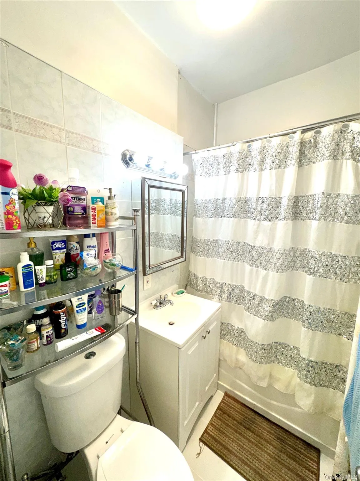 37-21 80th Street, New York, NY, 1 Bedroom Bedrooms, 3 Rooms Rooms,1 BathroomBathrooms,Residential,For Rent,80th,0,1006539 37-21 80th Street, New York, NY, 1 Bedroom Bedrooms, 3 Rooms Rooms,1 BathroomBathrooms,Residential,For Rent,80th,0,1006539