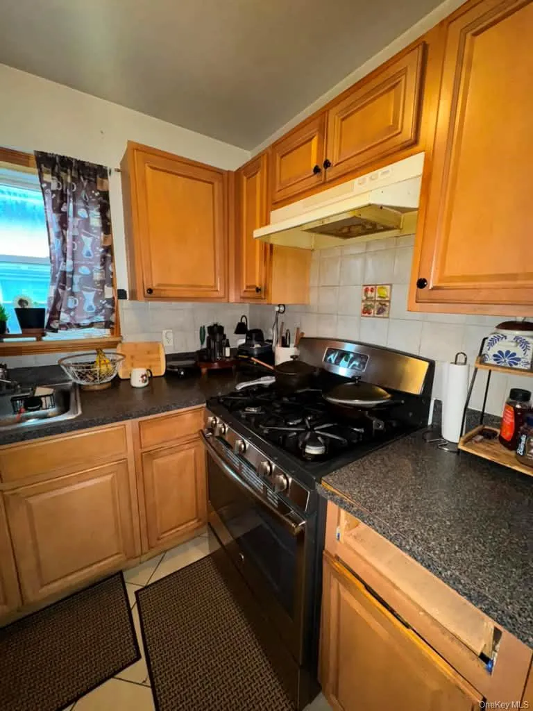 2521 94th Street, New York, NY, 6 Bedrooms Bedrooms, 10 Rooms Rooms,4 BathroomsBathrooms,Residential,For Rent,94th,0,1006543 2521 94th Street, New York, NY, 6 Bedrooms Bedrooms, 10 Rooms Rooms,4 BathroomsBathrooms,Residential,For Rent,94th,0,1006543