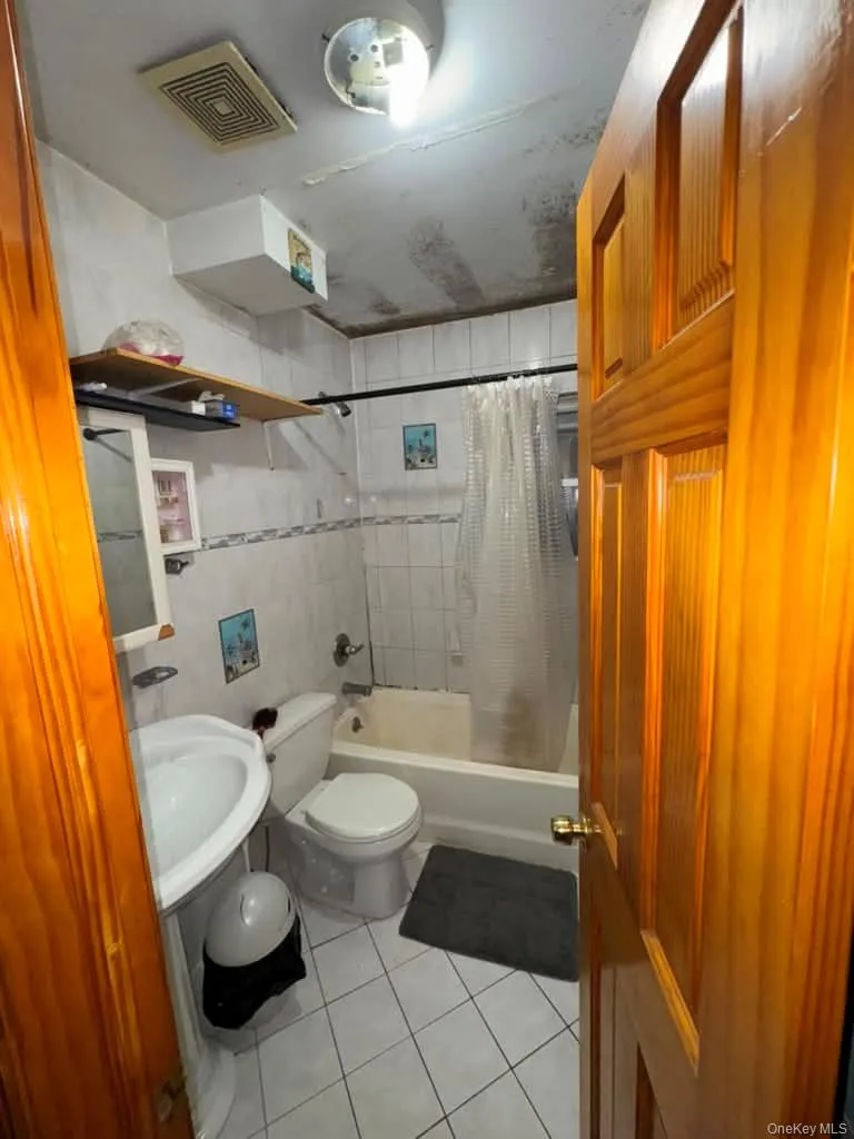 2521 94th Street, New York, NY, 6 Bedrooms Bedrooms, 10 Rooms Rooms,4 BathroomsBathrooms,Residential,For Rent,94th,0,1006543 2521 94th Street, New York, NY, 6 Bedrooms Bedrooms, 10 Rooms Rooms,4 BathroomsBathrooms,Residential,For Rent,94th,0,1006543