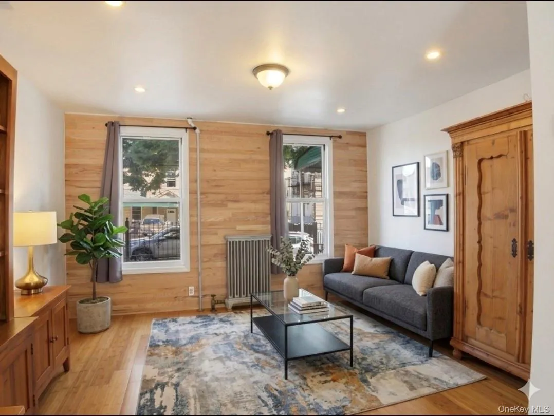 2851 Briggs Avenue, New York, NY, 3 Bedrooms Bedrooms, 7 Rooms Rooms,2 BathroomsBathrooms,Residential,For Rent,Briggs,0,1006548 2851 Briggs Avenue, New York, NY, 3 Bedrooms Bedrooms, 7 Rooms Rooms,2 BathroomsBathrooms,Residential,For Rent,Briggs,0,1006548