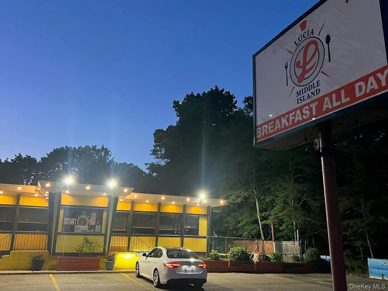 Lucia's is a Neighborhood Favorite Lucia's is a Neighborhood Favorite