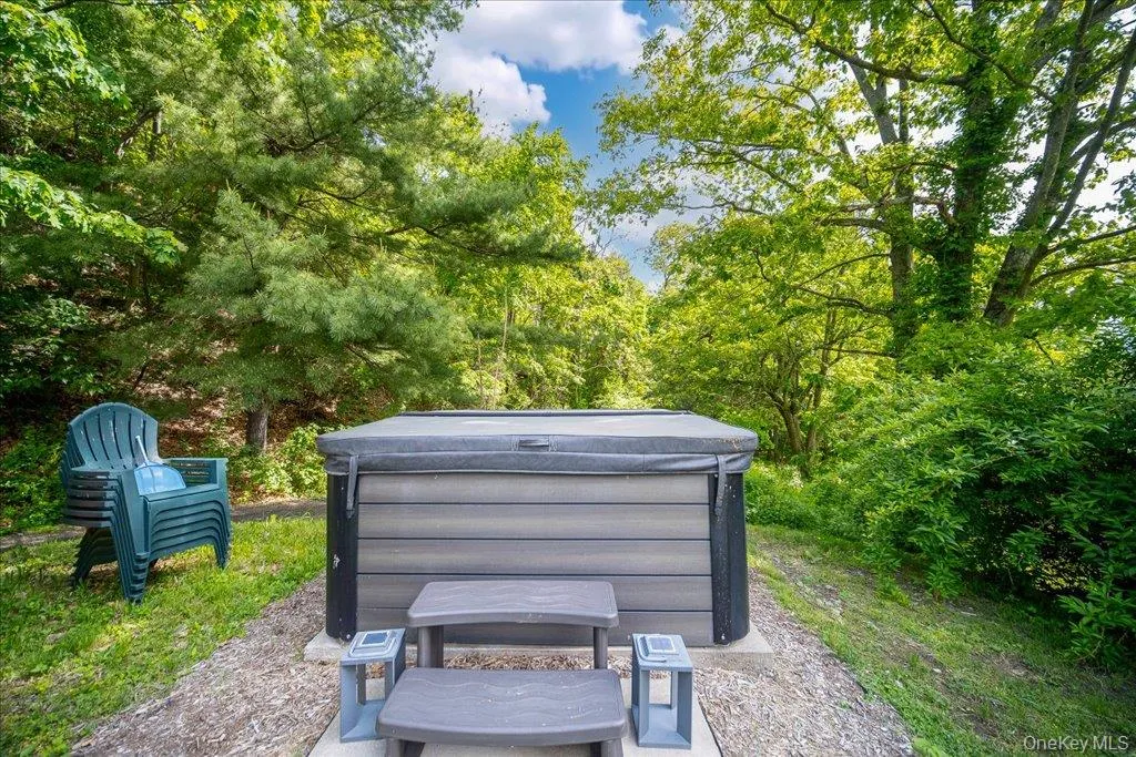 Hot Tub Included Hot Tub Included