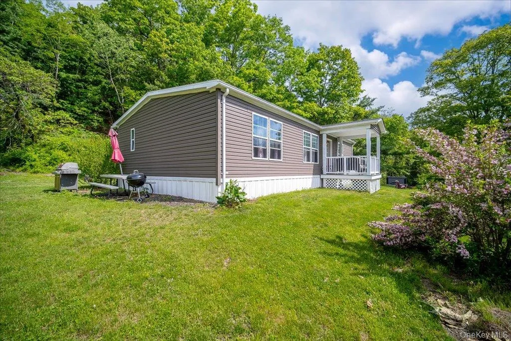 559 Lake Road, Pine Plains, NY, 2 Bedrooms Bedrooms, 7 Rooms Rooms,2 BathroomsBathrooms,Residential,For Rent,Lake,0,1006574 559 Lake Road, Pine Plains, NY, 2 Bedrooms Bedrooms, 7 Rooms Rooms,2 BathroomsBathrooms,Residential,For Rent,Lake,0,1006574