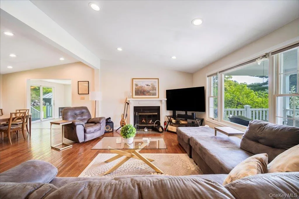 553 Lake Road, Pine Plains, NY, 3 Bedrooms Bedrooms, 10 Rooms Rooms,2 BathroomsBathrooms,Residential,For Rent,Lake,0,1006576 553 Lake Road, Pine Plains, NY, 3 Bedrooms Bedrooms, 10 Rooms Rooms,2 BathroomsBathrooms,Residential,For Rent,Lake,0,1006576