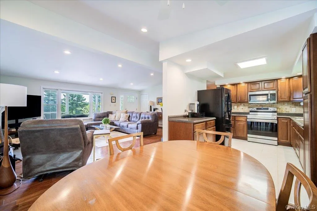 553 Lake Road, Pine Plains, NY, 3 Bedrooms Bedrooms, 10 Rooms Rooms,2 BathroomsBathrooms,Residential,For Rent,Lake,0,1006576 553 Lake Road, Pine Plains, NY, 3 Bedrooms Bedrooms, 10 Rooms Rooms,2 BathroomsBathrooms,Residential,For Rent,Lake,0,1006576