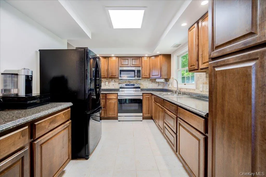553 Lake Road, Pine Plains, NY, 3 Bedrooms Bedrooms, 10 Rooms Rooms,2 BathroomsBathrooms,Residential,For Rent,Lake,0,1006576 553 Lake Road, Pine Plains, NY, 3 Bedrooms Bedrooms, 10 Rooms Rooms,2 BathroomsBathrooms,Residential,For Rent,Lake,0,1006576