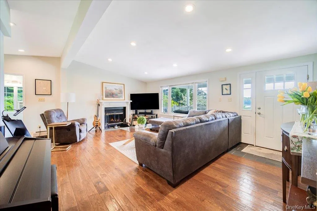 553 Lake Road, Pine Plains, NY, 3 Bedrooms Bedrooms, 10 Rooms Rooms,2 BathroomsBathrooms,Residential,For Rent,Lake,0,1006576 553 Lake Road, Pine Plains, NY, 3 Bedrooms Bedrooms, 10 Rooms Rooms,2 BathroomsBathrooms,Residential,For Rent,Lake,0,1006576
