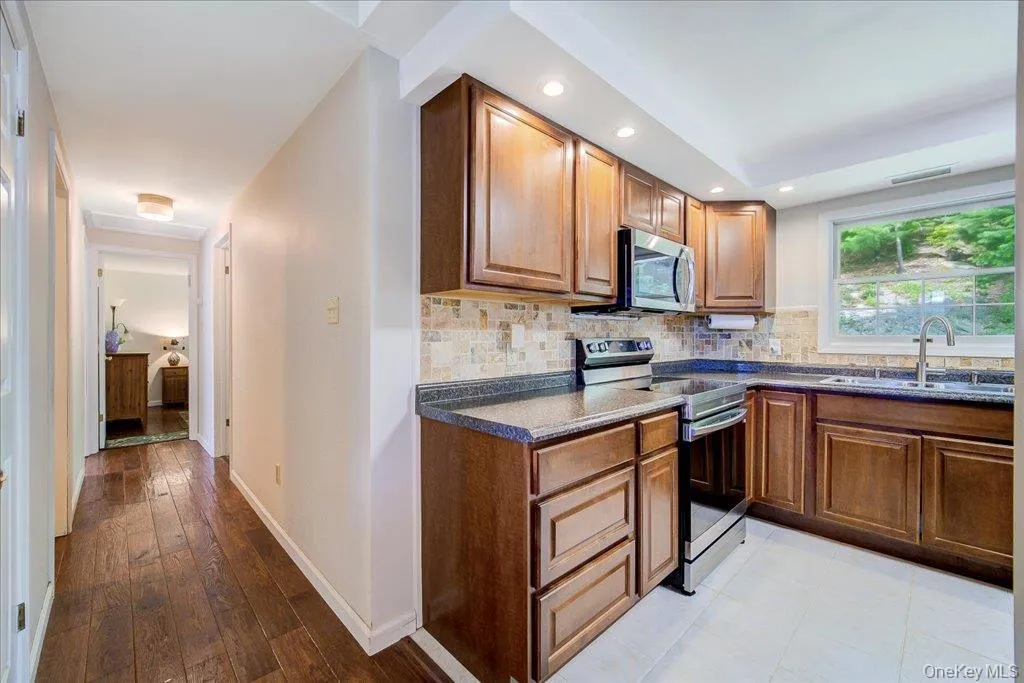 553 Lake Road, Pine Plains, NY, 3 Bedrooms Bedrooms, 10 Rooms Rooms,2 BathroomsBathrooms,Residential,For Rent,Lake,0,1006576 553 Lake Road, Pine Plains, NY, 3 Bedrooms Bedrooms, 10 Rooms Rooms,2 BathroomsBathrooms,Residential,For Rent,Lake,0,1006576