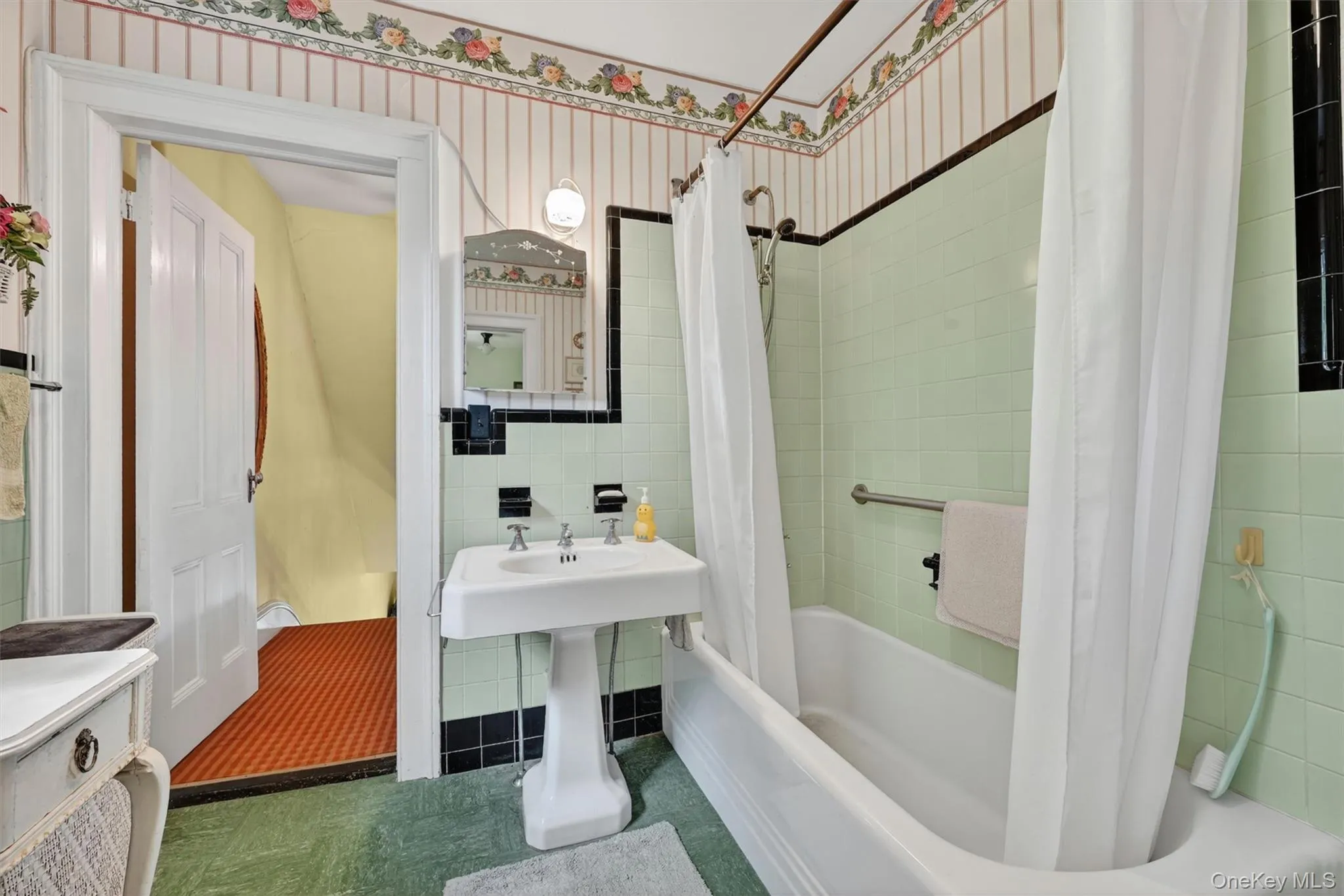 22 Camp Orange Road, Middletown, NY, 4 Bedrooms Bedrooms, 10 Rooms Rooms,1 BathroomBathrooms,Residential,For Rent,Camp Orange,0,1006587 22 Camp Orange Road, Middletown, NY, 4 Bedrooms Bedrooms, 10 Rooms Rooms,1 BathroomBathrooms,Residential,For Rent,Camp Orange,0,1006587