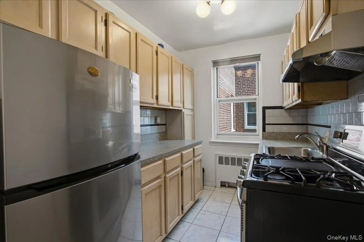279 Broadway, Yonkers, NY, 1 Bedroom Bedrooms, 3 Rooms Rooms,1 BathroomBathrooms,Residential,For Rent,Broadway,0,1006590 279 Broadway, Yonkers, NY, 1 Bedroom Bedrooms, 3 Rooms Rooms,1 BathroomBathrooms,Residential,For Rent,Broadway,0,1006590