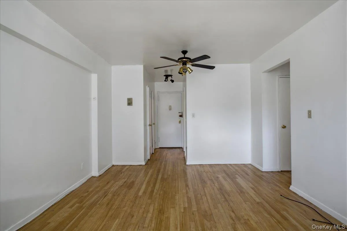 Open done right, Entry/foyer w coat closet and Kitchen to sides - flows into Dining Area which flows directly into living room. Flex on your terms Open done right, Entry/foyer w coat closet and Kitchen to sides - flows into Dining Area which flows directly into living room. Flex on your terms