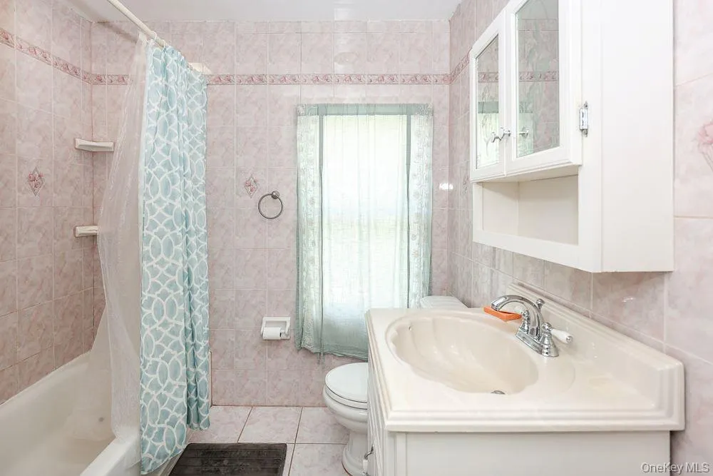 81 Summers Street, Oyster Bay, NY, 3 Bedrooms Bedrooms, 7 Rooms Rooms,2 BathroomsBathrooms,Residential,For Rent,Summers,0,1006593 81 Summers Street, Oyster Bay, NY, 3 Bedrooms Bedrooms, 7 Rooms Rooms,2 BathroomsBathrooms,Residential,For Rent,Summers,0,1006593