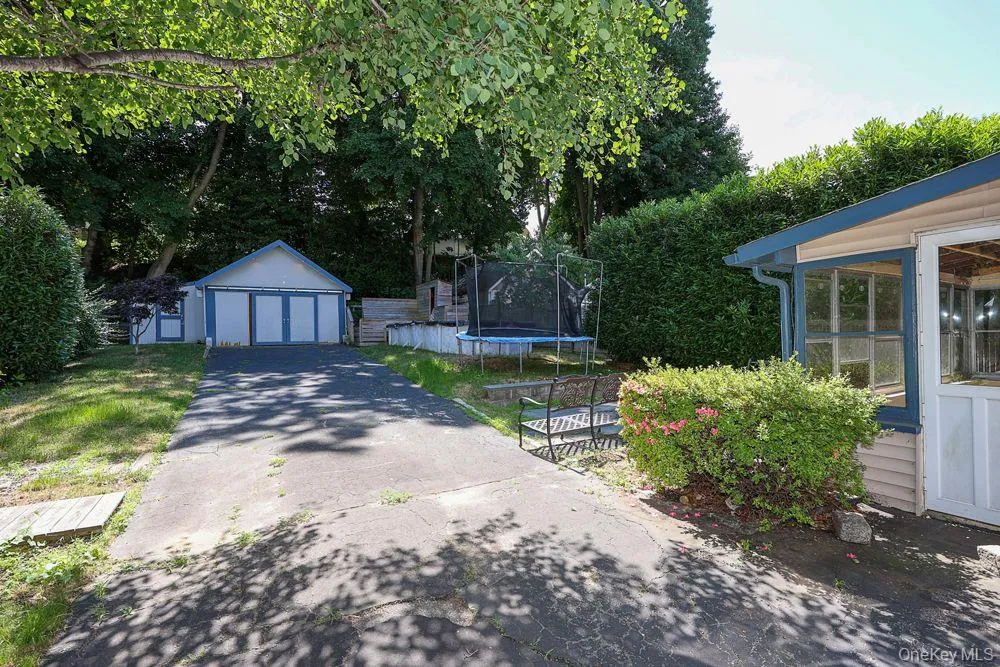 81 Summers Street, Oyster Bay, NY, 3 Bedrooms Bedrooms, 7 Rooms Rooms,2 BathroomsBathrooms,Residential,For Rent,Summers,0,1006593 81 Summers Street, Oyster Bay, NY, 3 Bedrooms Bedrooms, 7 Rooms Rooms,2 BathroomsBathrooms,Residential,For Rent,Summers,0,1006593