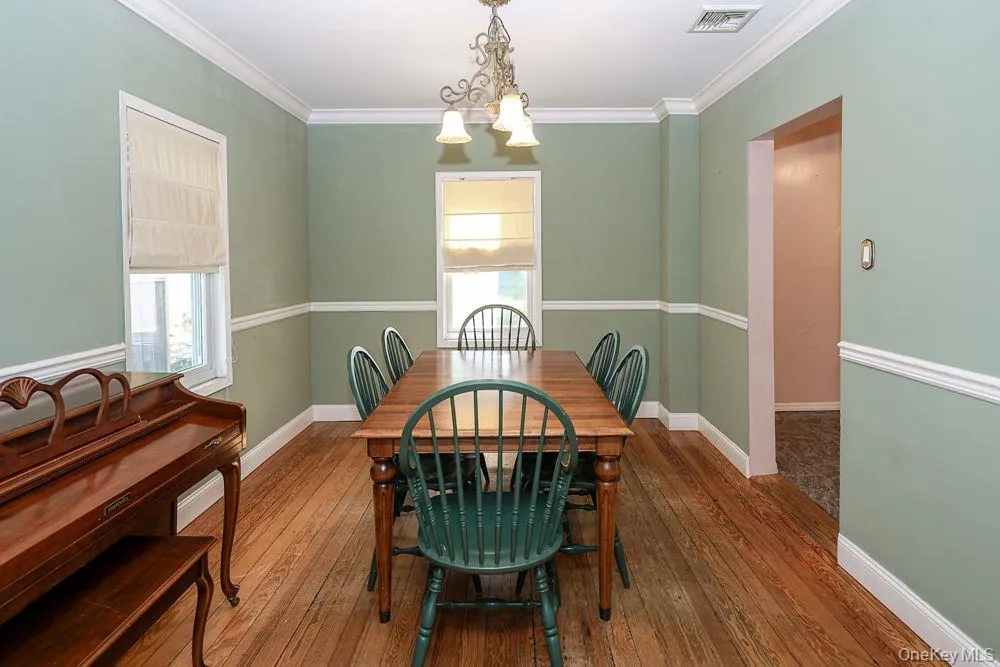 81 Summers Street, Oyster Bay, NY, 3 Bedrooms Bedrooms, 7 Rooms Rooms,2 BathroomsBathrooms,Residential,For Rent,Summers,0,1006593 81 Summers Street, Oyster Bay, NY, 3 Bedrooms Bedrooms, 7 Rooms Rooms,2 BathroomsBathrooms,Residential,For Rent,Summers,0,1006593