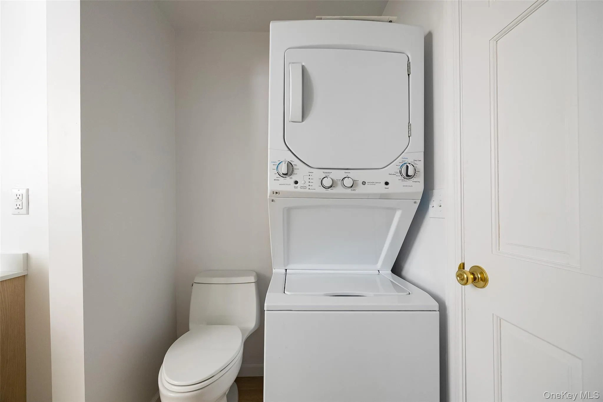 29 Delano Street, Poughkeepsie, NY, 3 Bedrooms Bedrooms, 6 Rooms Rooms,1 BathroomBathrooms,Residential Lease,For Rent,Delano,0,1006595 29 Delano Street, Poughkeepsie, NY, 3 Bedrooms Bedrooms, 6 Rooms Rooms,1 BathroomBathrooms,Residential Lease,For Rent,Delano,0,1006595