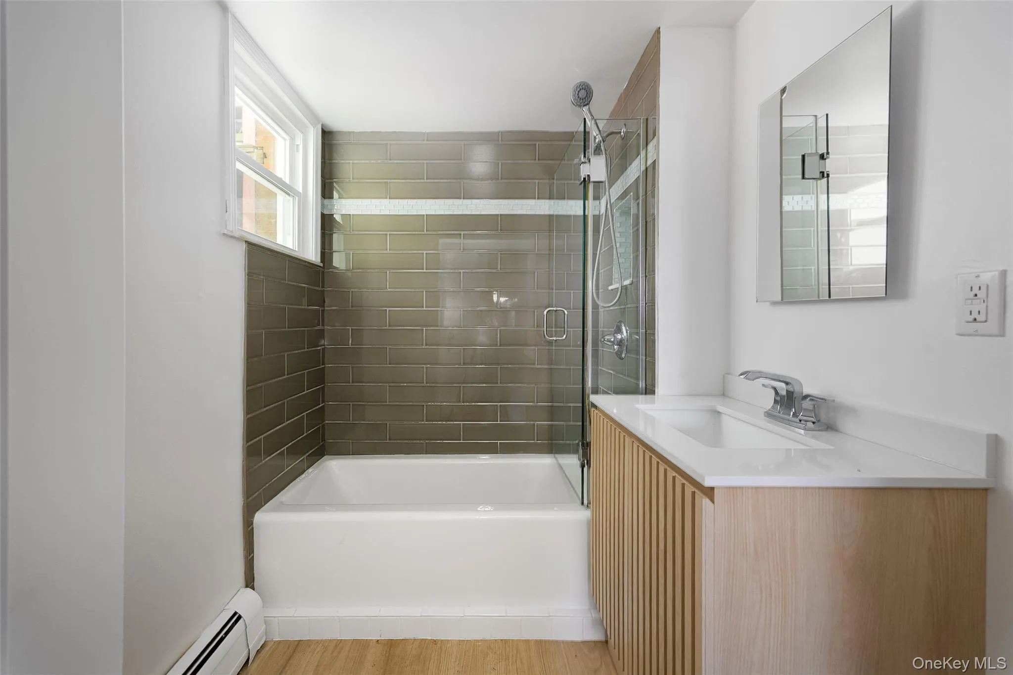 29 Delano Street, Poughkeepsie, NY, 3 Bedrooms Bedrooms, 6 Rooms Rooms,1 BathroomBathrooms,Residential Lease,For Rent,Delano,0,1006595 29 Delano Street, Poughkeepsie, NY, 3 Bedrooms Bedrooms, 6 Rooms Rooms,1 BathroomBathrooms,Residential Lease,For Rent,Delano,0,1006595