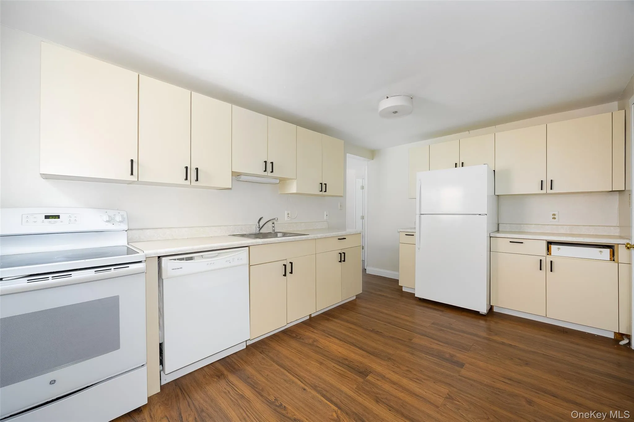 29 Delano Street, Poughkeepsie, NY, 3 Bedrooms Bedrooms, 6 Rooms Rooms,1 BathroomBathrooms,Residential Lease,For Rent,Delano,0,1006596 29 Delano Street, Poughkeepsie, NY, 3 Bedrooms Bedrooms, 6 Rooms Rooms,1 BathroomBathrooms,Residential Lease,For Rent,Delano,0,1006596