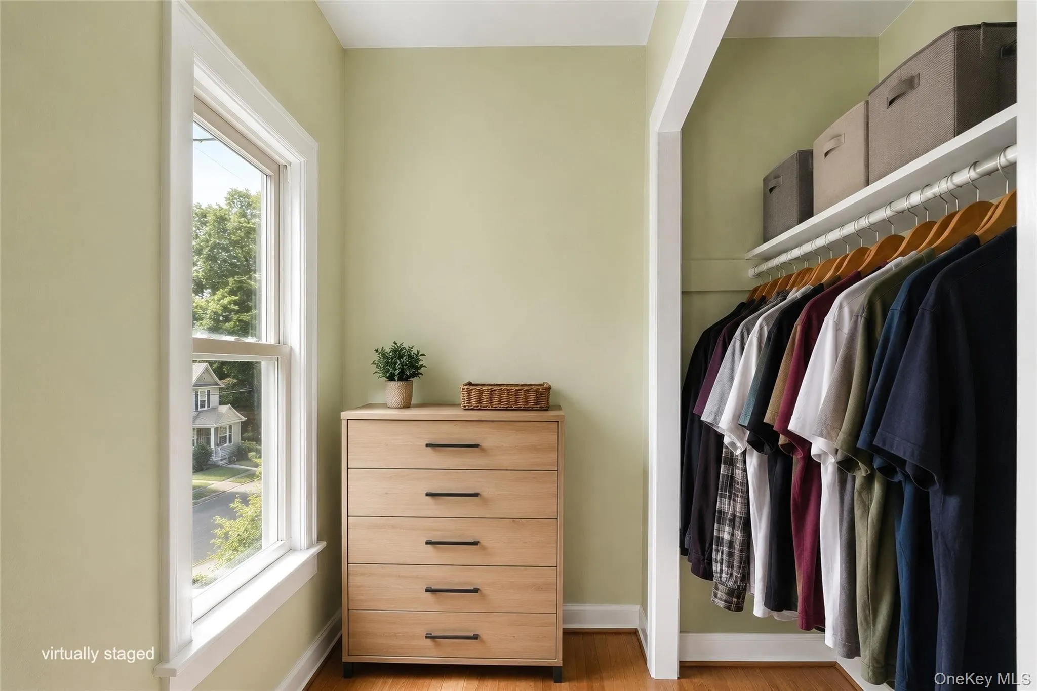 218 Targee Street, New York, NY, 3 Bedrooms Bedrooms, 6 Rooms Rooms,1 BathroomBathrooms,Residential,For Rent,Targee Street,0,1006597 218 Targee Street, New York, NY, 3 Bedrooms Bedrooms, 6 Rooms Rooms,1 BathroomBathrooms,Residential,For Rent,Targee Street,0,1006597