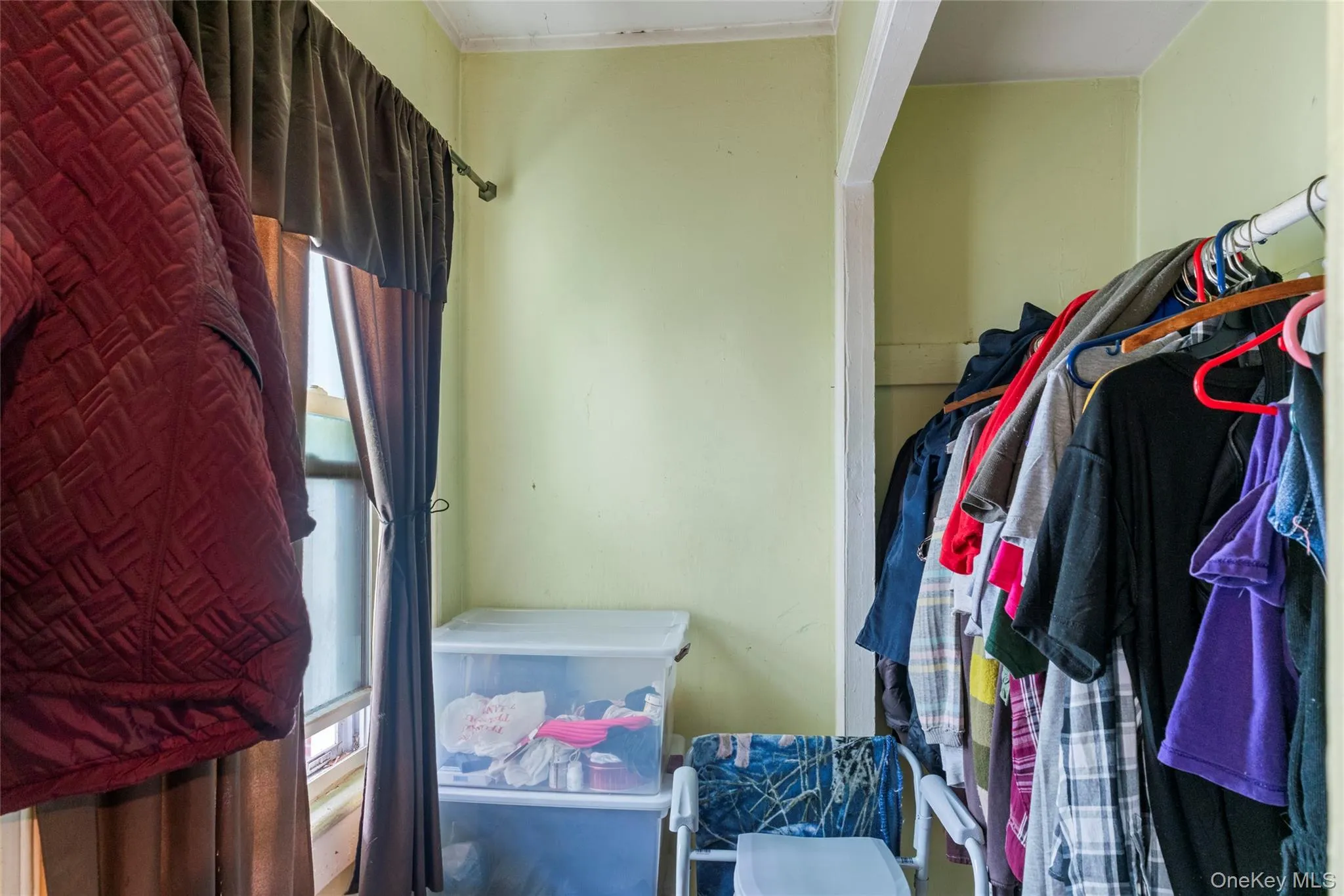 218 Targee Street, New York, NY, 3 Bedrooms Bedrooms, 6 Rooms Rooms,1 BathroomBathrooms,Residential,For Rent,Targee Street,0,1006597 218 Targee Street, New York, NY, 3 Bedrooms Bedrooms, 6 Rooms Rooms,1 BathroomBathrooms,Residential,For Rent,Targee Street,0,1006597
