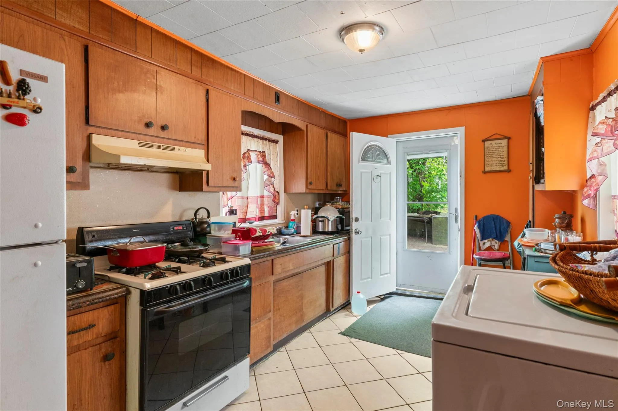 218 Targee Street, New York, NY, 3 Bedrooms Bedrooms, 6 Rooms Rooms,1 BathroomBathrooms,Residential,For Rent,Targee Street,0,1006597 218 Targee Street, New York, NY, 3 Bedrooms Bedrooms, 6 Rooms Rooms,1 BathroomBathrooms,Residential,For Rent,Targee Street,0,1006597