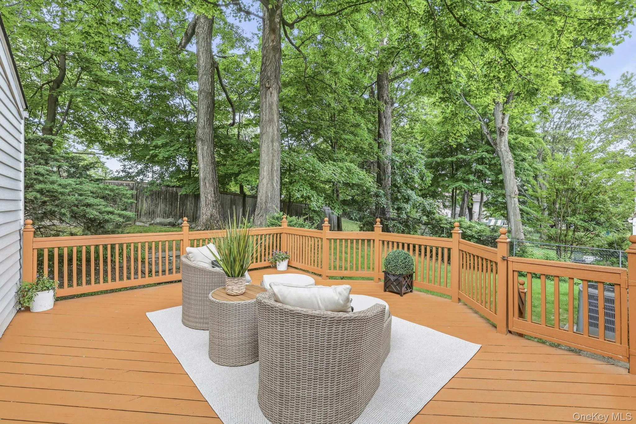 Generously sized wooden deck Generously sized wooden deck