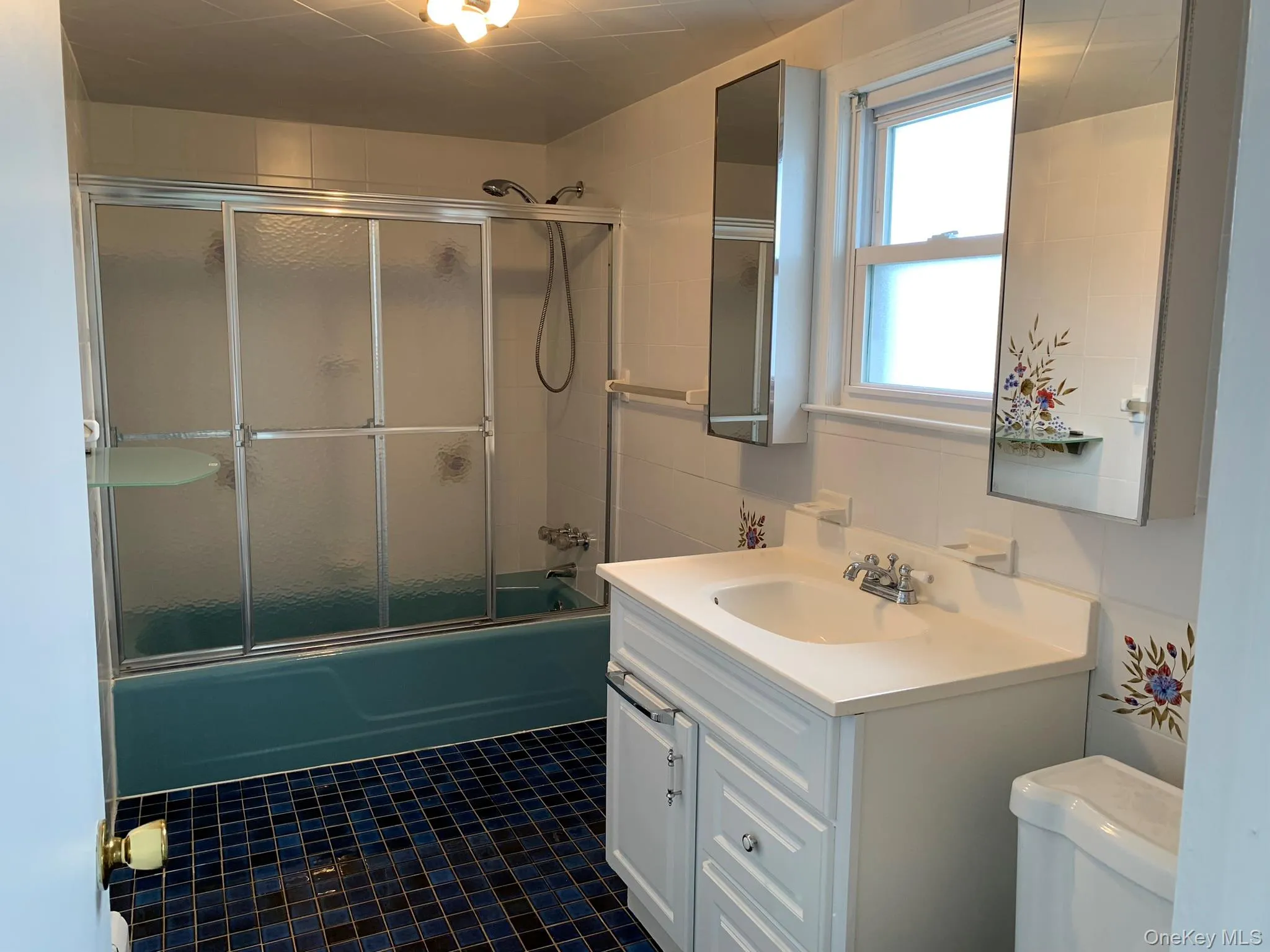 24 Hall Avenue, Eastchester, NY, 3 Bedrooms Bedrooms, 10 Rooms Rooms,2 BathroomsBathrooms,Residential Lease,For Rent,Hall,0,1006604 24 Hall Avenue, Eastchester, NY, 3 Bedrooms Bedrooms, 10 Rooms Rooms,2 BathroomsBathrooms,Residential Lease,For Rent,Hall,0,1006604