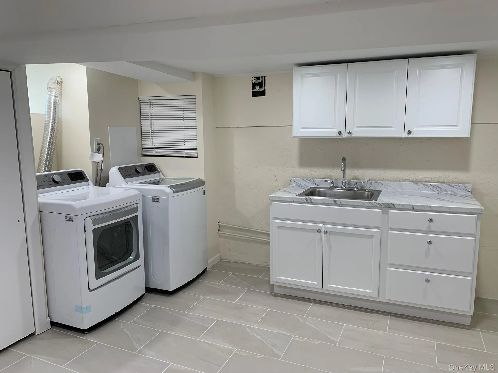 24 Hall Avenue, Eastchester, NY, 3 Bedrooms Bedrooms, 10 Rooms Rooms,2 BathroomsBathrooms,Residential Lease,For Rent,Hall,0,1006604 24 Hall Avenue, Eastchester, NY, 3 Bedrooms Bedrooms, 10 Rooms Rooms,2 BathroomsBathrooms,Residential Lease,For Rent,Hall,0,1006604