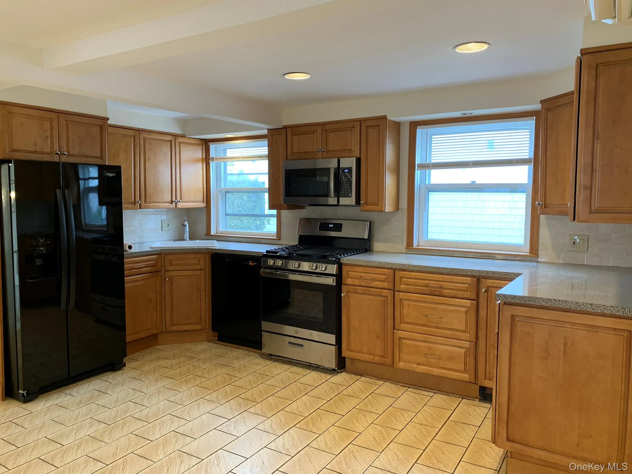 24 Hall Avenue, Eastchester, NY, 3 Bedrooms Bedrooms, 10 Rooms Rooms,2 BathroomsBathrooms,Residential Lease,For Rent,Hall,0,1006604 24 Hall Avenue, Eastchester, NY, 3 Bedrooms Bedrooms, 10 Rooms Rooms,2 BathroomsBathrooms,Residential Lease,For Rent,Hall,0,1006604