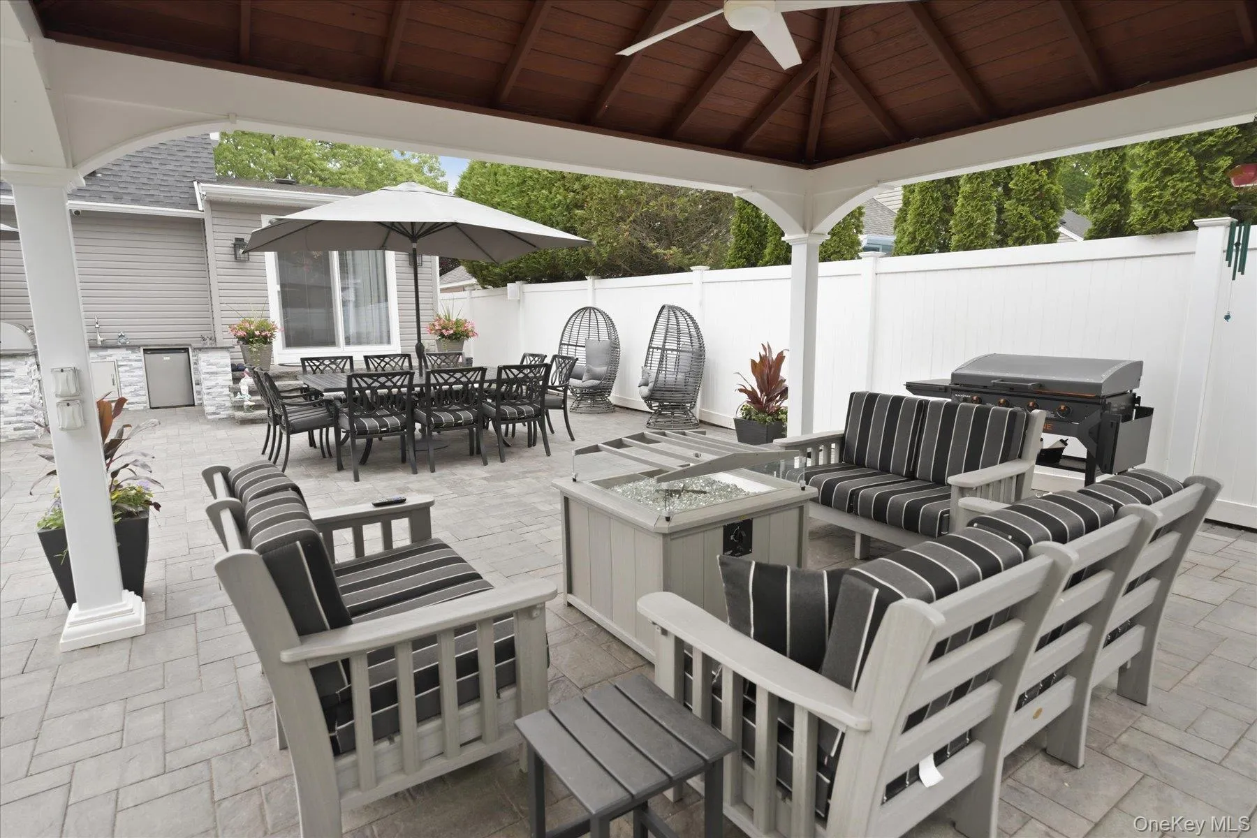 272 Hamilton Avenue, Oyster Bay, NY, 4 Bedrooms Bedrooms, 7 Rooms Rooms,3 BathroomsBathrooms,Residential,For Rent,Hamilton,0,1006609 272 Hamilton Avenue, Oyster Bay, NY, 4 Bedrooms Bedrooms, 7 Rooms Rooms,3 BathroomsBathrooms,Residential,For Rent,Hamilton,0,1006609