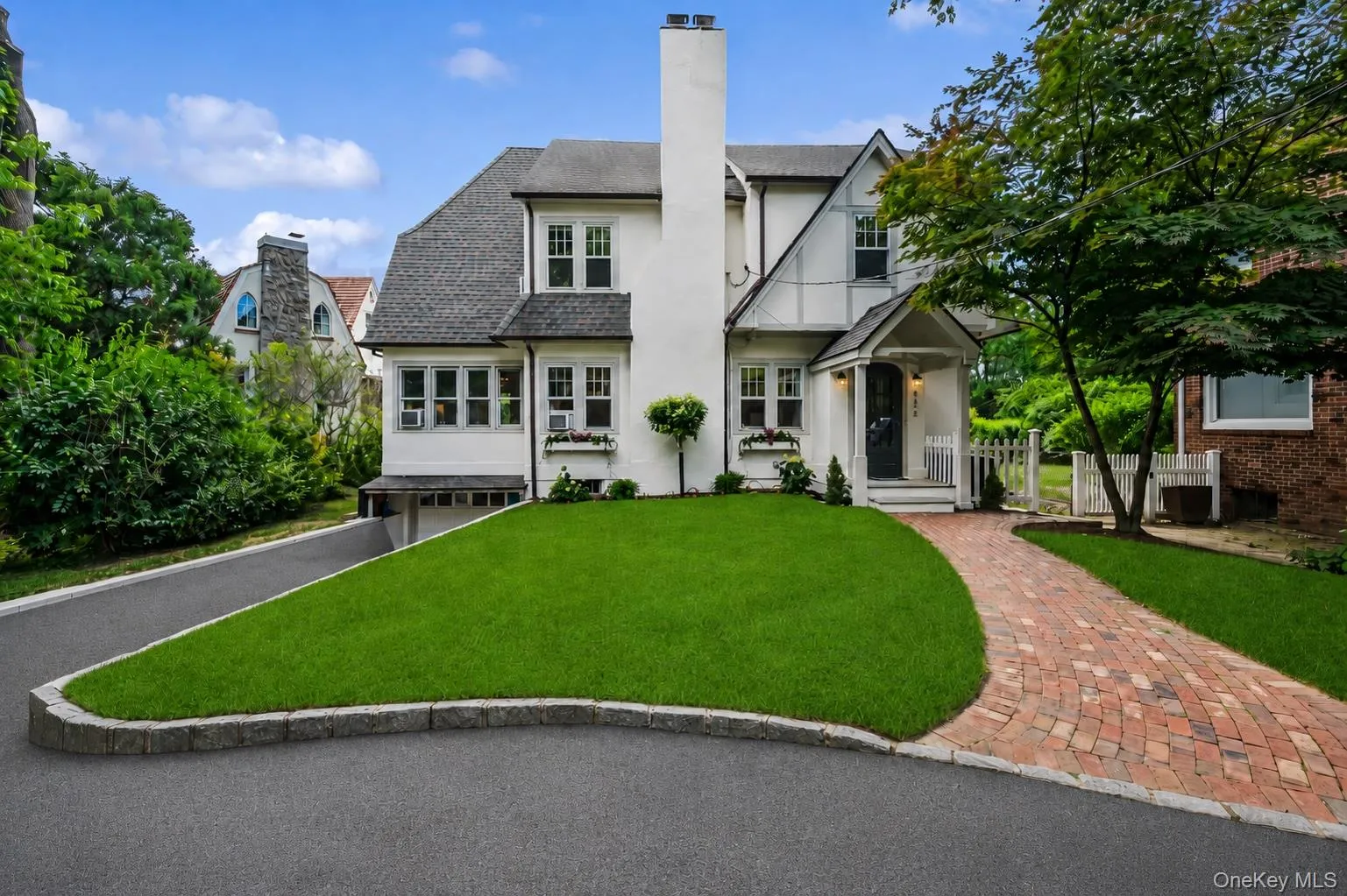 Fantastic curb appeal Fantastic curb appeal