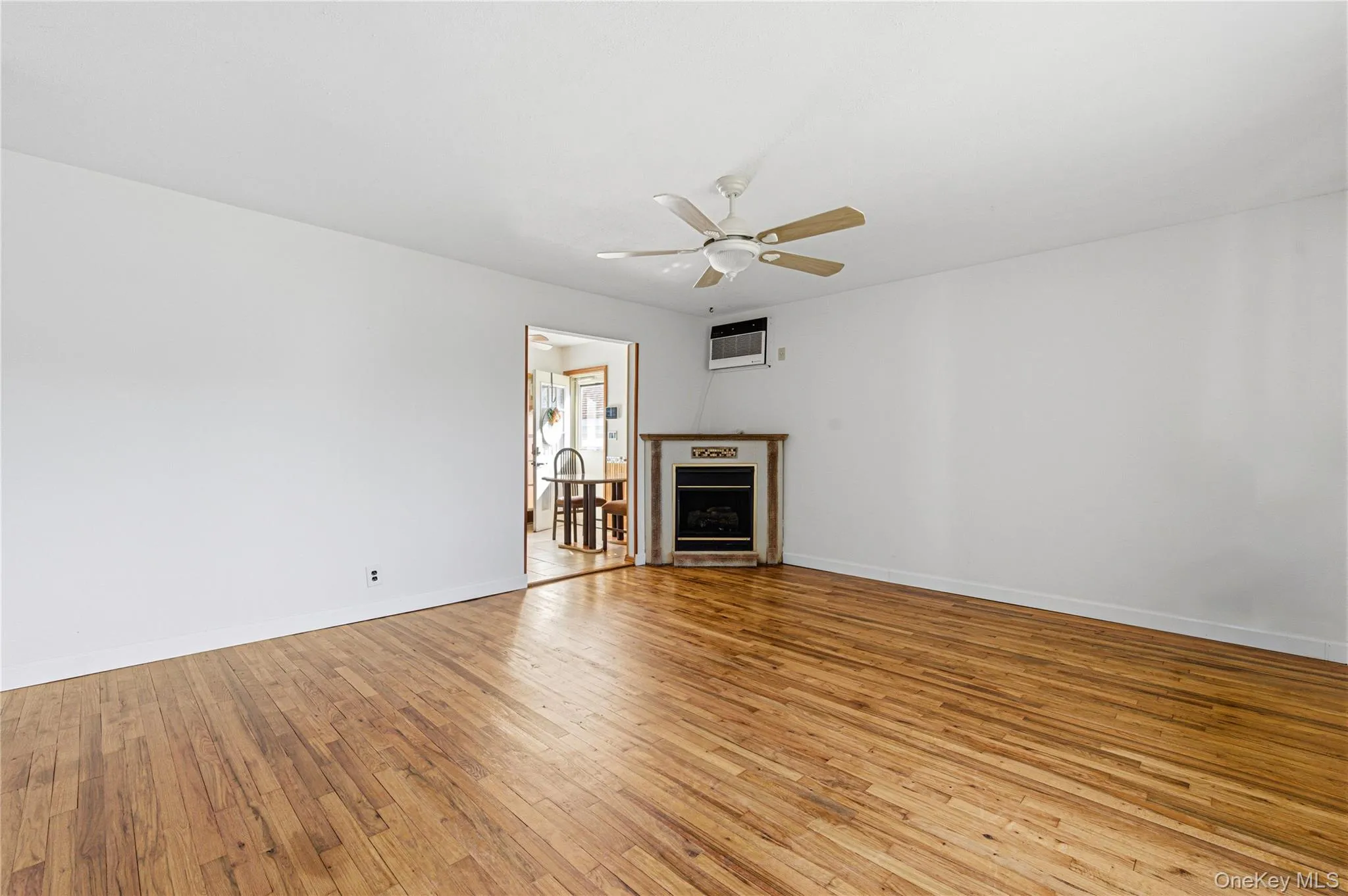 403 Brookside Court, Babylon, NY, 4 Bedrooms Bedrooms, 6 Rooms Rooms,1 BathroomBathrooms,Residential,For Rent,Brookside,0,1006615 403 Brookside Court, Babylon, NY, 4 Bedrooms Bedrooms, 6 Rooms Rooms,1 BathroomBathrooms,Residential,For Rent,Brookside,0,1006615