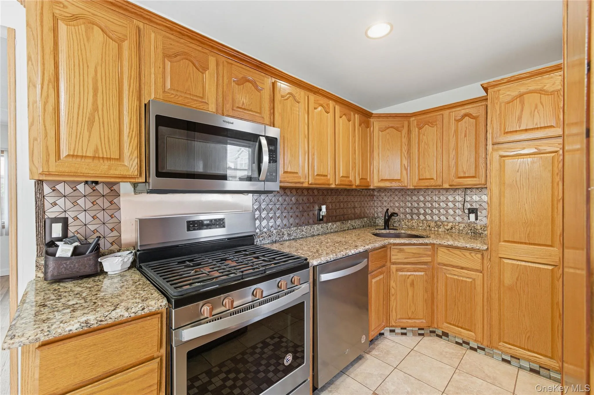 403 Brookside Court, Babylon, NY, 4 Bedrooms Bedrooms, 6 Rooms Rooms,1 BathroomBathrooms,Residential,For Rent,Brookside,0,1006615 403 Brookside Court, Babylon, NY, 4 Bedrooms Bedrooms, 6 Rooms Rooms,1 BathroomBathrooms,Residential,For Rent,Brookside,0,1006615