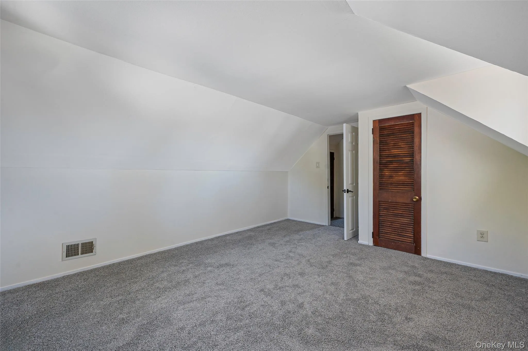 403 Brookside Court, Babylon, NY, 4 Bedrooms Bedrooms, 6 Rooms Rooms,1 BathroomBathrooms,Residential,For Rent,Brookside,0,1006615 403 Brookside Court, Babylon, NY, 4 Bedrooms Bedrooms, 6 Rooms Rooms,1 BathroomBathrooms,Residential,For Rent,Brookside,0,1006615
