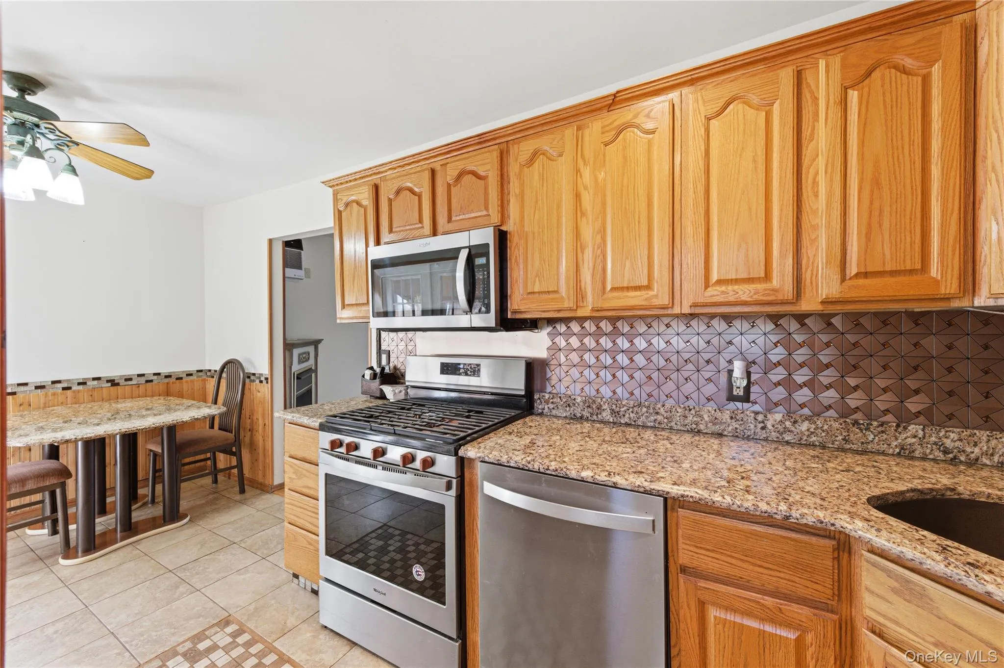 403 Brookside Court, Babylon, NY, 4 Bedrooms Bedrooms, 6 Rooms Rooms,1 BathroomBathrooms,Residential,For Rent,Brookside,0,1006615 403 Brookside Court, Babylon, NY, 4 Bedrooms Bedrooms, 6 Rooms Rooms,1 BathroomBathrooms,Residential,For Rent,Brookside,0,1006615
