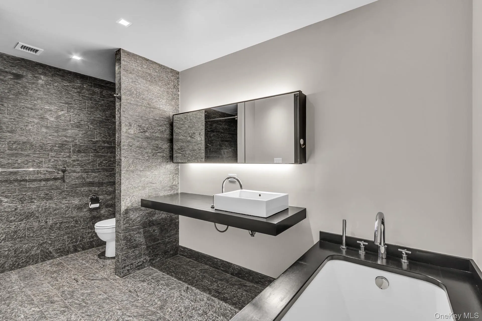 20 Pine Street, New York, NY, 2 Rooms Rooms,1 BathroomBathrooms,Residential Lease,For Rent,Pine,0,1006616 20 Pine Street, New York, NY, 2 Rooms Rooms,1 BathroomBathrooms,Residential Lease,For Rent,Pine,0,1006616