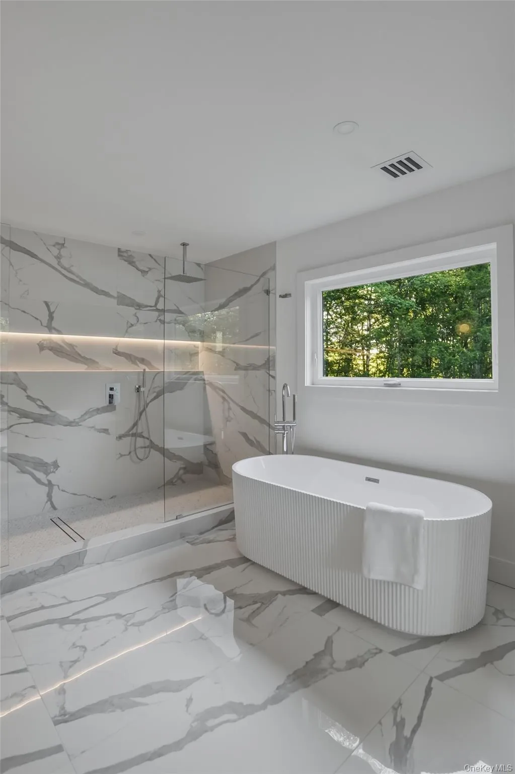 4 Moonstone Road, Gardiner, NY, 4 Bedrooms Bedrooms, 13 Rooms Rooms,3 BathroomsBathrooms,Residential,For Rent,Moonstone,0,1006618 4 Moonstone Road, Gardiner, NY, 4 Bedrooms Bedrooms, 13 Rooms Rooms,3 BathroomsBathrooms,Residential,For Rent,Moonstone,0,1006618