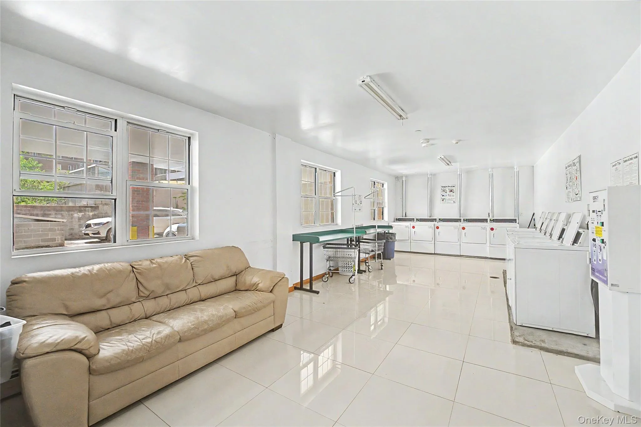 14118 Cherry Avenue, New York, NY, 1 Bedroom Bedrooms, 3 Rooms Rooms,1 BathroomBathrooms,Residential,For Rent,Cherry,0,1006621 14118 Cherry Avenue, New York, NY, 1 Bedroom Bedrooms, 3 Rooms Rooms,1 BathroomBathrooms,Residential,For Rent,Cherry,0,1006621