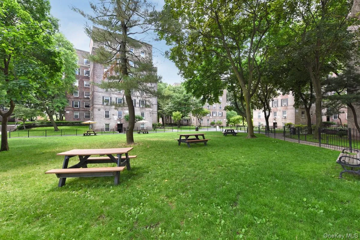 55-23 31st Avenue, New York, NY, 2 Rooms Rooms,1 BathroomBathrooms,Residential,For Rent,31st,0,1006625 55-23 31st Avenue, New York, NY, 2 Rooms Rooms,1 BathroomBathrooms,Residential,For Rent,31st,0,1006625