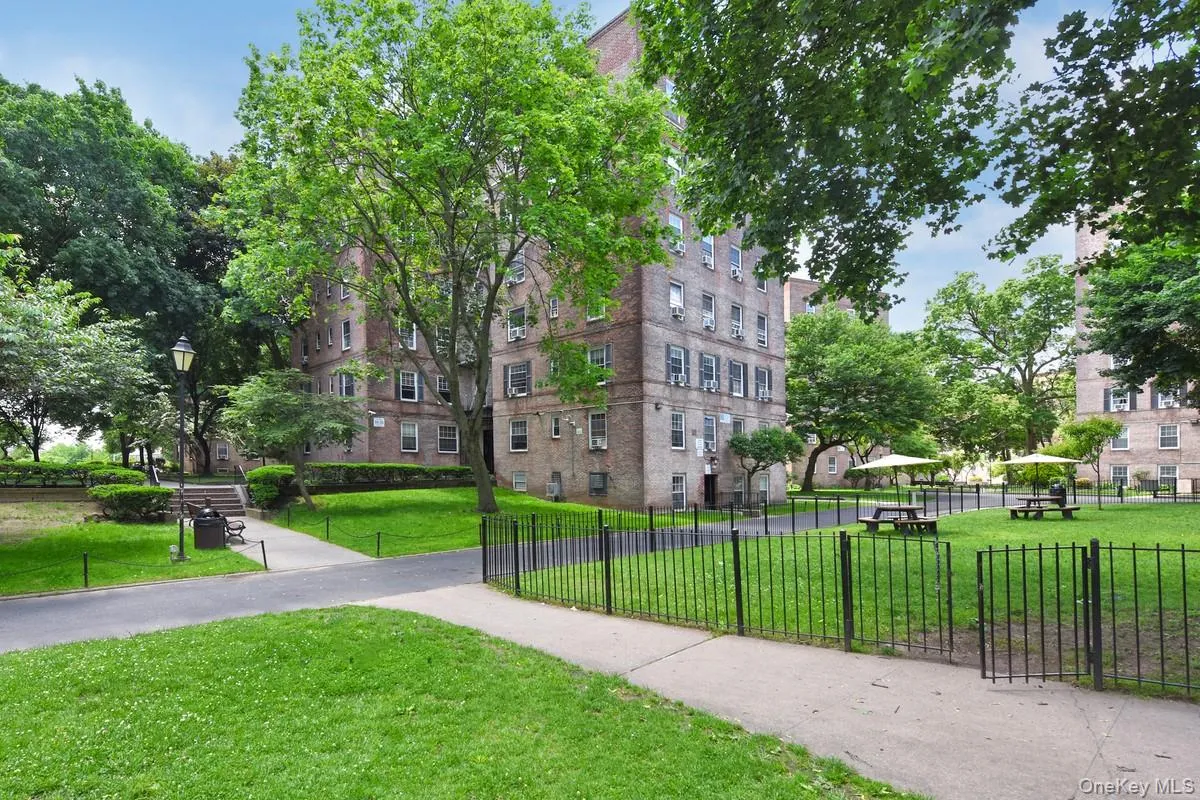 55-23 31st Avenue, New York, NY, 2 Rooms Rooms,1 BathroomBathrooms,Residential,For Rent,31st,0,1006625 55-23 31st Avenue, New York, NY, 2 Rooms Rooms,1 BathroomBathrooms,Residential,For Rent,31st,0,1006625