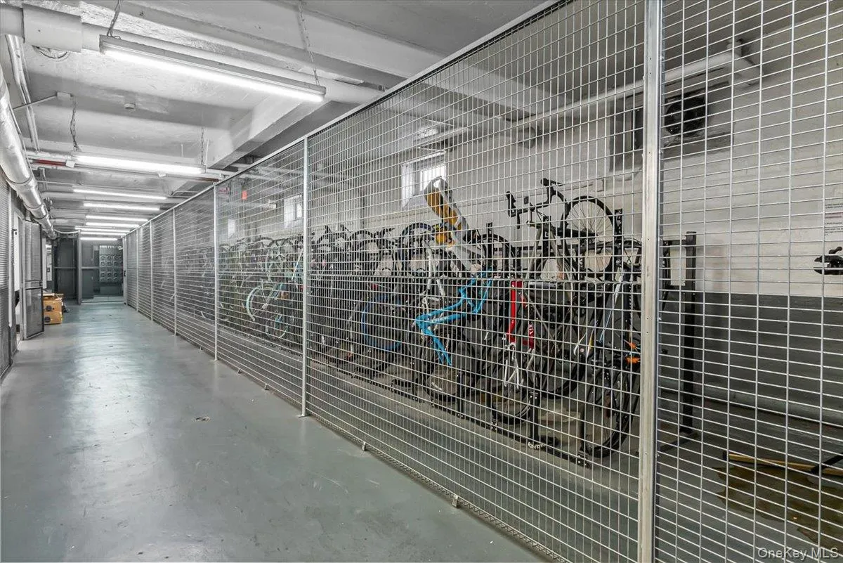 55-23 31st Avenue, New York, NY, 2 Rooms Rooms,1 BathroomBathrooms,Residential,For Rent,31st,0,1006625 55-23 31st Avenue, New York, NY, 2 Rooms Rooms,1 BathroomBathrooms,Residential,For Rent,31st,0,1006625