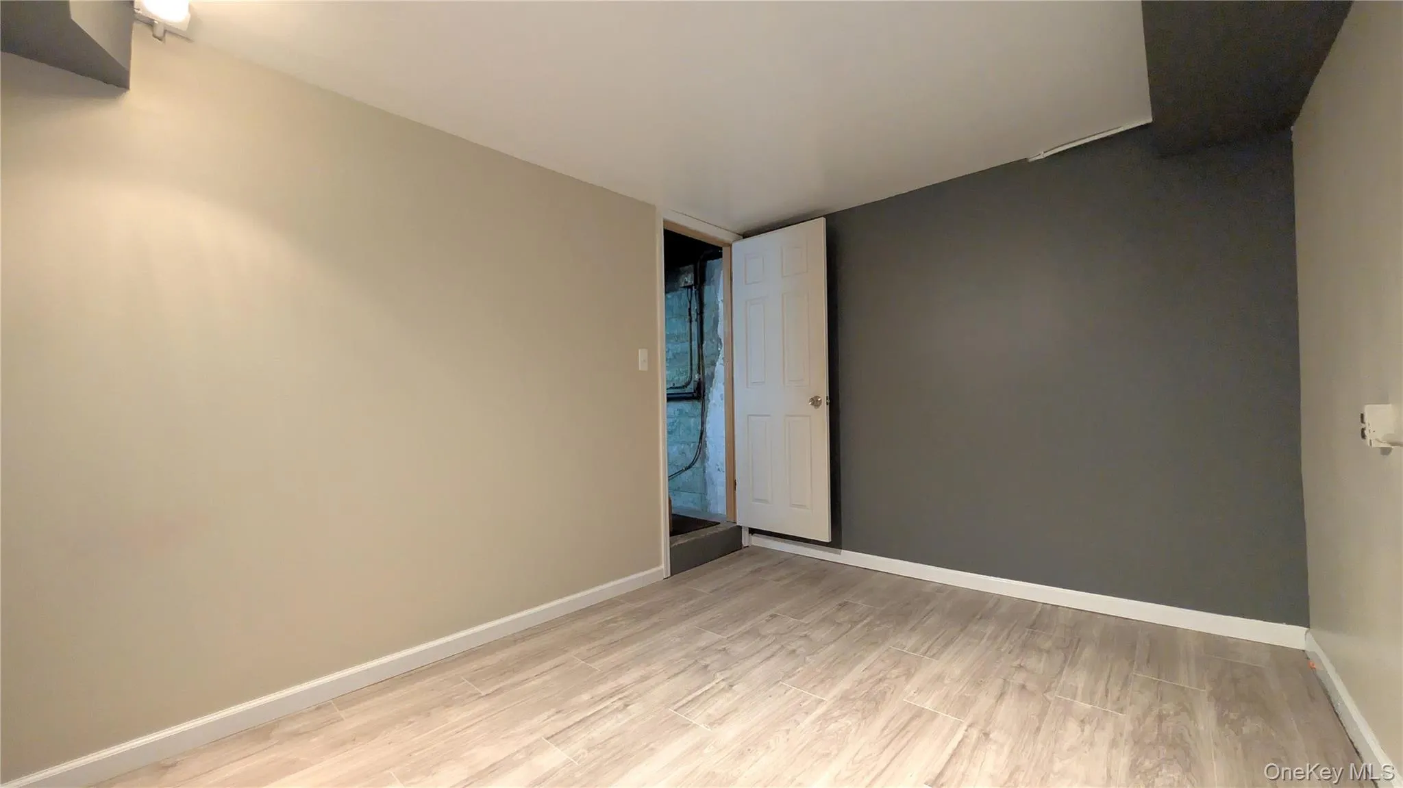 26 Roslyn Road, Kent, NY, 2 Bedrooms Bedrooms, 5 Rooms Rooms,1 BathroomBathrooms,Residential,For Rent,Roslyn,0,1006627 26 Roslyn Road, Kent, NY, 2 Bedrooms Bedrooms, 5 Rooms Rooms,1 BathroomBathrooms,Residential,For Rent,Roslyn,0,1006627