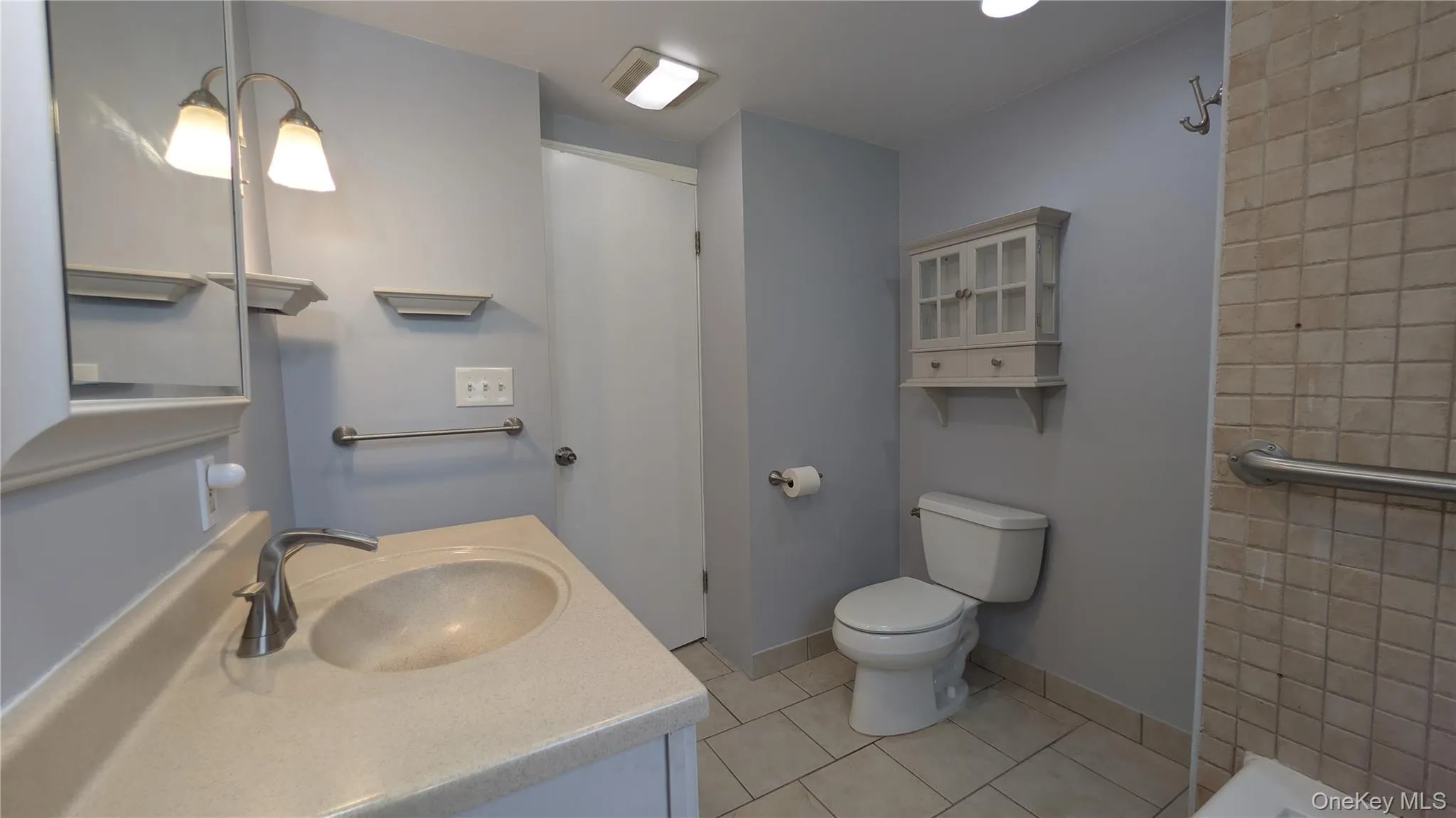 26 Roslyn Road, Kent, NY, 2 Bedrooms Bedrooms, 5 Rooms Rooms,1 BathroomBathrooms,Residential,For Rent,Roslyn,0,1006627 26 Roslyn Road, Kent, NY, 2 Bedrooms Bedrooms, 5 Rooms Rooms,1 BathroomBathrooms,Residential,For Rent,Roslyn,0,1006627